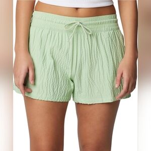 Columbia Women's Boundless Trek Active Shorts - Sage Leaf Green - Medium